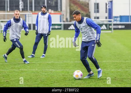 Gelsenkirchen, Deutschland. Dezember 2023. 05.12.2023, Fussball, Saison 2023/2024, 2. Bundesliga, Training FC Schalke 04, Jimmy Kaparos (FC Schalke 04) Foto: Tim Rehbein/RHR-FOTO/dpa/Alamy Live News Stockfoto