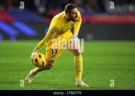 Barcelona, Spanien. Dezember 2023. Jan Oblak von Atletico de Madrid spielte am 3. Dezember 2023 im Stadion Lluis Companys in Barcelona, Spanien, während des Spiels La Liga EA Sports zwischen dem FC Barcelona und Atletico de Madrid. (Foto: Bagu Blanco/PRESSINPHOTO) Credit: PRESSINPHOTO SPORTS AGENCY/Alamy Live News Stockfoto