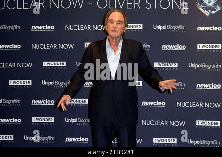 Oliver Stone beim Screening des Dokumentarfilms 'Nuclear Now' im Space Cinema Moderno. Rom, 04.12.2023 Stockfoto