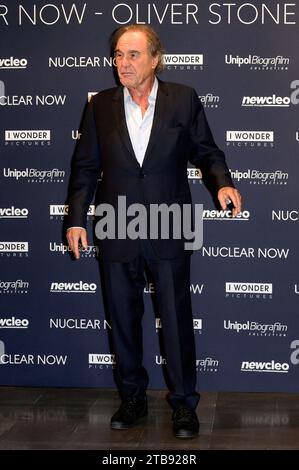 Oliver Stone beim Screening des Dokumentarfilms 'Nuclear Now' im Space Cinema Moderno. Rom, 04.12.2023 Stockfoto