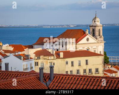 Kirche Santo Estevao in der Altstadt von Alfama in Lissabon Portugal Stockfoto