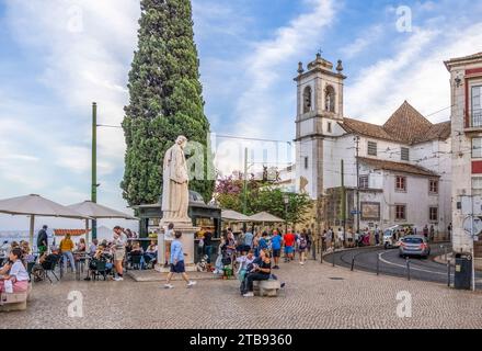 Der Aussichtspunkt Portas do Sol in der Altstadt von Alfama in Lissabon Portugal Stockfoto