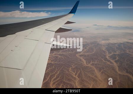 Flug über die Wüste von Luxor nach Kairo; Ägypten Stockfoto