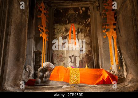 Liegende Buddha-Statue in Angkor Wat; Siem Reap, Kambodscha Stockfoto