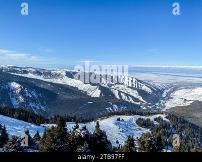 Luftaufnahme von Schnee bedeckt Berge Stockfoto