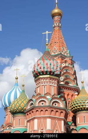 Moskau, Russland - 8. August 2016: Die Basilius-Kathedrale ist eine orthodoxe Kirche auf dem Roten Platz in Moskau Stockfoto