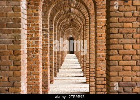 Backsteinbögen in Fort Jefferson im Dry Tortugas National Park, Florida, USA; Florida, Vereinigte Staaten von Amerika Stockfoto