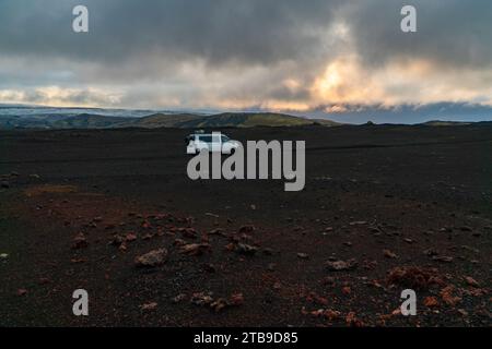 Bizarre und surrealistische Landschaften zeigen sich den Besuchern der Region um Landmannalaugar im südlichen Hochland Islands. Stockfoto