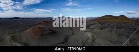 Ursprüngliche, erloschene Vulkanlandschaft in der Nähe von Landmannalaugar, Island Stockfoto