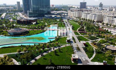 Taschkent, Usbekistan - 24. Mai 2021: Aus der Vogelperspektive des Stadtparks Taschkent Stockfoto