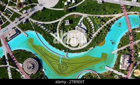 Taschkent, Usbekistan - 24. Mai 2021: Aus der Vogelperspektive des Stadtparks Taschkent Stockfoto