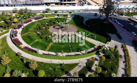 Taschkent, Usbekistan - 24. Mai 2021: Aus der Vogelperspektive des Stadtparks Taschkent Stockfoto