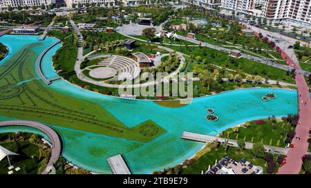 Taschkent, Usbekistan - 24. Mai 2021: Aus der Vogelperspektive des Stadtparks Taschkent Stockfoto