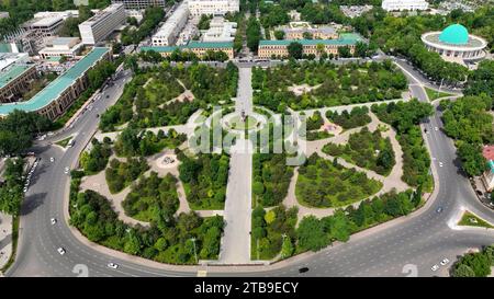 Taschkent, Usbekistan - 24. Mai 2022: Luftaufnahme des Amir Timur-Platzes in Taschkent Usbekistan Stockfoto