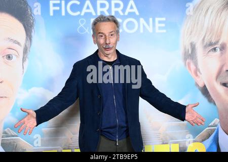 Rom, Italien. Dezember 2023. Giovanni Storti nimmt am 5. Dezember 2023 am Fotogespräch für den Film „Santocielo“ im Hotel Bernini in Rom, Italien, Teil. (Foto: Domenico Cippitelli/NurPhoto) Credit: NurPhoto SRL/Alamy Live News Stockfoto