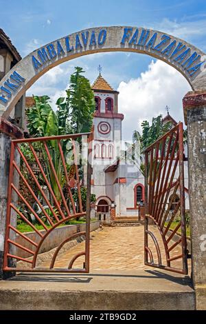 Neoromanische FJKM Ambalavao Fahazavana Kirche aus dem 19. Jahrhundert in Fianarantsoa, Region Haute Matsiatra, zentrales Hochland, Madagaskar, Afrika Stockfoto