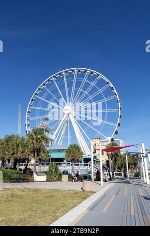 SkyWheel Myrtle Beach geschlossene Gondel Aussichtrad Touristenattraktion an der Myrtle Beach Boardwalk und Promenade Stockfoto