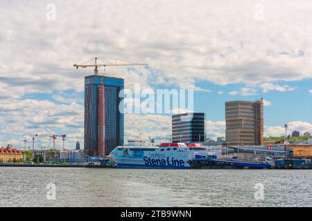 Göteborg, Schweden - 29. Mai 2022: Neu errichtete Bürohochhäuser in Masthuggskajen. Stockfoto