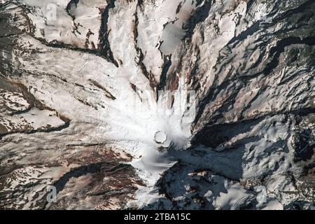 Nadirperspektive des Mount Rainier in Washington. Stockfoto