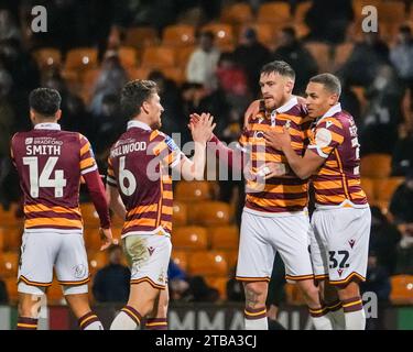 BRADFORD, GROSSBRITANNIEN. Dezember 2023. EFL-TROPHÄE: Bradford City AFC gegen Liverpool FC unter 21 Jahren Andy Cook von Bradford City Goal Celebrations Credit Paul B Whitehurst/Alamy Live News Stockfoto