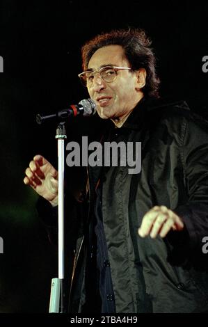 Mantova Italien 1997-05-31: Franco Battiato während der Festivalbar 1997 auf der Piazza Sordello Mantova Stockfoto