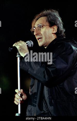 Mantova Italien 1997-05-31: Franco Battiato während der Festivalbar 1997 auf der Piazza Sordello Mantova Stockfoto