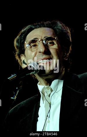 Rom Italien 01.05.1997: Franco Battiato während des Musikfestivals Concerto del Primo Maggio, Labor Day auf der Piazza San Giovanni Stockfoto