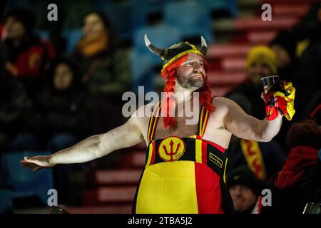 Tilburg, Niederlande. Dezember 2023. Die belgische Unterstützerin reagiert auf ein Fußballspiel zwischen der belgischen Frauennationalmannschaft der Roten Flammen und den Niederlanden, das letzte Spiel (6/6) in der Gruppe A1 der UEFA Women's Nations League 2023-2024, am Dienstag, den 5. Dezember 2023 in Tiblurg, Niederlande. BELGA FOTO JASPER JACOBS Credit: Belga News Agency/Alamy Live News Stockfoto