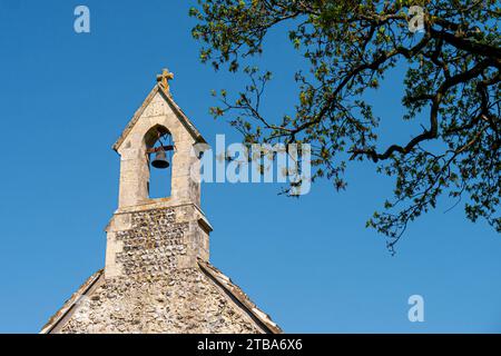 Der Glockenturm auf Buncton Kapelle (11. Jahrhundert) in der Nähe von Washington, West Sussex. Stockfoto