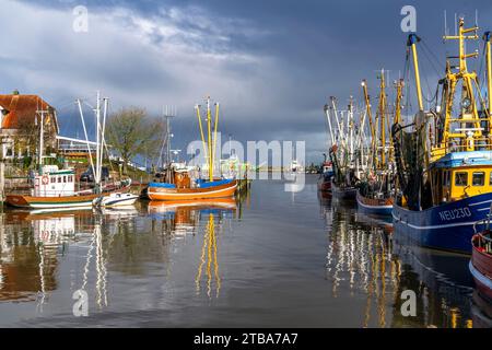 Cutter Harbour Neuharlingersiel, Garnelenschneider, Ostfriesland, Niedersachsen, Deutschland Stockfoto