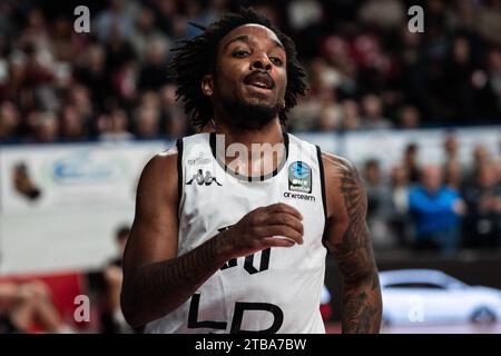 Mestre, Italien. Dezember 2023. Matthew Morgan während des Umana Reyer Venezia vs London Lions im Palasport Taliercio in Venedig, Italien am 5. Dezember 2023 während des Umana Reyer Venezia vs London Lions, Basketball EuroCup Match in Mestre, Italien, 05. Dezember 2023 Credit: Independent Photo Agency/Alamy Live News Stockfoto