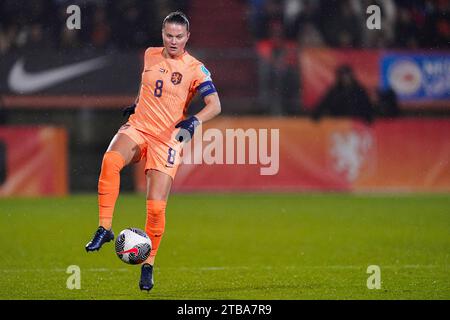 Tilburg, Niederlande. Dezember 2023. Sherida Spitse aus den Niederlanden läuft mit dem Ball während des Gruppenspiels der UEFA Womens Nations League - League A zwischen den niederländischen Frauen und den belgischen Frauen am 5. Dezember 2023 in Tilburg, Niederlande Credit: dpa/Alamy Live News Stockfoto