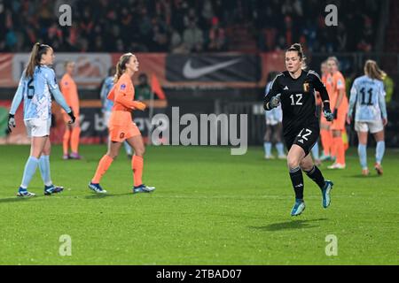 Tilburg, Niederlande. Dezember 2023. Das Bild wurde während eines Frauenfußballspiels zwischen den Nationalmannschaften der Niederlande, den Oranje Leeuwinnen, und Belgien, den Red Flames, am Dienstag, den 5. Dezember 2023 in Tilburg, Niederlande, gezeigt. Quelle: Sportpix/Alamy Live News Stockfoto