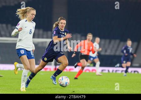 Glasgow, Schottland, Großbritannien. Dez. 23. Glasgow, Großbritannien. Schottland spielte gegen England in der UEFA Women's League im Hampden Park, Glasgow, Schottland. Dies ist das letzte Spiel der UEFA Women's Nations League, Credit: Findlay/Alamy Live News Stockfoto