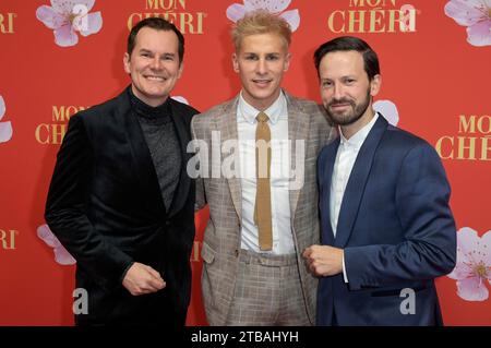 Malte Arkona, Lukas sauer und Franz Dinda beim Mon Cheri Barbara Tag 2023 zu Gunsten der Malisa Stiftung in der Isarpost. München, 04.12.2023 Stockfoto