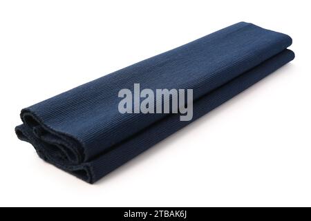 Dunkle Tischmatten aus Textil auf weißem Hintergrund Stockfoto