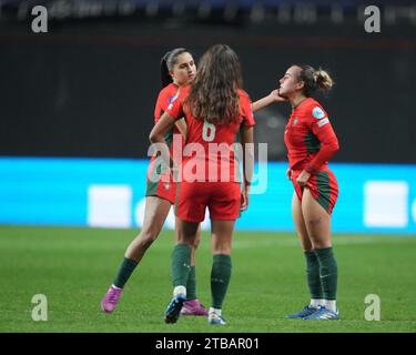 Leiria, Portugal. Dezember 2023. Estadio Dr. Magalhaes Pessoa Estadio Dr. Magalhaes Pessoa Portugal F Nationalmannschaft nach der Niederlage im Spiel zwischen Portugal F gegen Frankreich F gültig für die Women's Nations League in Estadio Dr. Magalhaes Pessoa, Leiria, Portugal (Foto: Pedro Loureiro/spp) (Pedro Loureiro/spp) (Pedro Loureiro/spp) Credit: SPP Sport Press Photo. /Alamy Live News Stockfoto