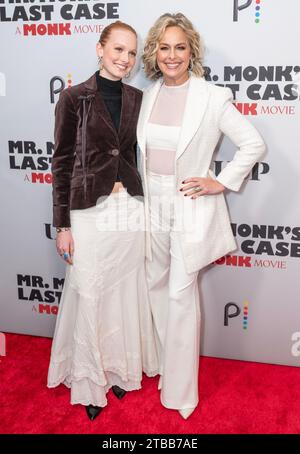 Piper Jackson und Melora Hardin in Alice und Olivia nehmen am 5. Dezember 2023 an der Premiere von Mr. Monk's Last Case: A Monk Movie bei Metrograph in New York Teil Stockfoto