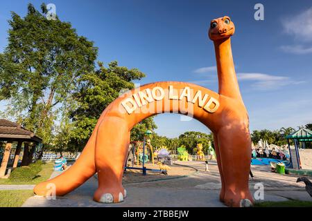 Nong Prajak Park, Kindergarten, Riesenfantasiespielobjekt, Stadtzentrum, Udon Thani, Isan, Thailand, Südostasien, Asien Stockfoto