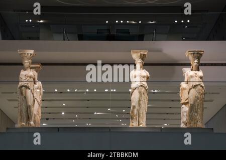 Athen, Griechenland. Dezember 2023. Karyatiden sind am 12. Mai 2023 im Akropolis-Museum in Athen zu sehen. (Foto von Giorgos Arapekos/NurPhoto)0 Credit: NurPhoto SRL/Alamy Live News Stockfoto