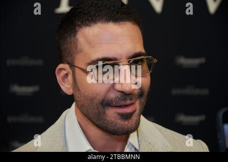 Miguel Angel Silvestre besucht am 5. Dezember 2023 den blauen Teppich der TV-Serie „Los Enviados“ im Teatro Helenico in Mexiko-Stadt. (Foto: Jaime Nogales/Eyepix Group) (Foto: Eyepix/NurPhoto) Stockfoto