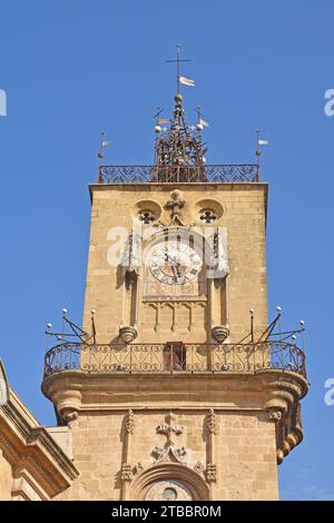 Der Glockenturm, Tour de l'Horloge, des Hotels de Ville, Aix-en-Provence, erbaut 1510, ein schlichtes Design, mit applizierter Dekoration in extravagantem Stil Stockfoto