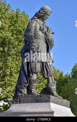 Bronzestatue von Pierre-Paul Riquet, Ingenieur des Canal du Midi, bringt großen Reichtum in die Stadt Béziers, Frankreich, Bildhauer Pierre-Jean David Stockfoto