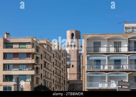 Marseille, Frankreich - 28. Januar 2022: Die Kirche Saint Laurent ist eine Kirche im provenzalischen romanischen Stil im 2. Arrondissement von Marseill Stockfoto