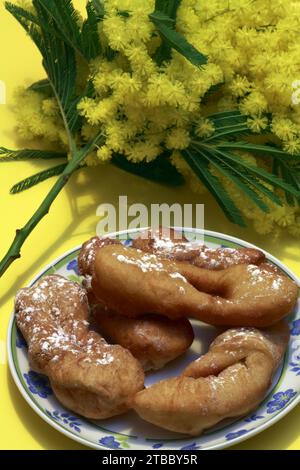 Bugnes oder Donuts : Mardi Gras Gebäck Stockfoto