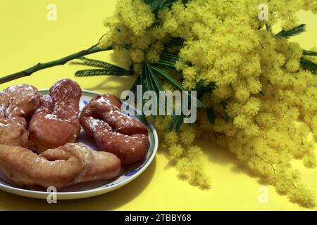 Bugnes oder Donuts : Mardi Gras Gebäck Stockfoto