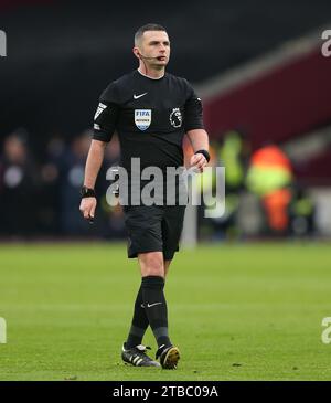 Schiedsrichter Michael Oliver. - West Ham United / Crystal Palace, Premier League, London Stadium, London, UK - 3. Dezember 2023. Nur redaktionelle Verwendung – es gelten Einschränkungen für DataCo. Stockfoto