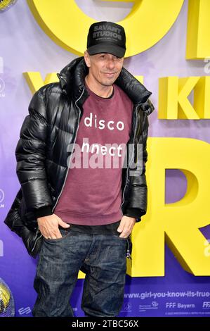 Michael „Michi“ Beck bei der Premiere des Kinofilms „Girl You Know IT's True“ im Zoo Palast. Berlin, 05.12.2023 Stockfoto