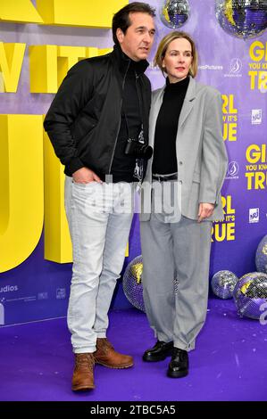 Andreas Elsholz und Denise zich bei der Premiere des Kinofilms 'Girl You Know IT's True' im Zoo Palast. Berlin, 05.12.2023 Stockfoto