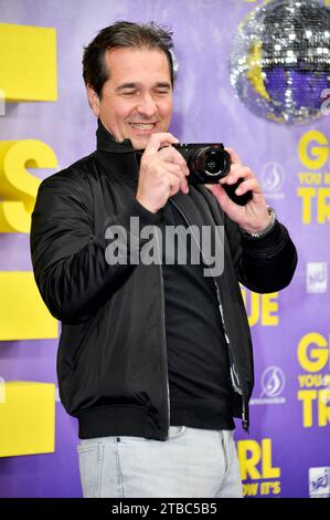 Andreas Elsholz bei der Premiere des Kinofilms „Girl You Know IT's True“ im Zoo Palast. Berlin, 05.12.2023 Stockfoto